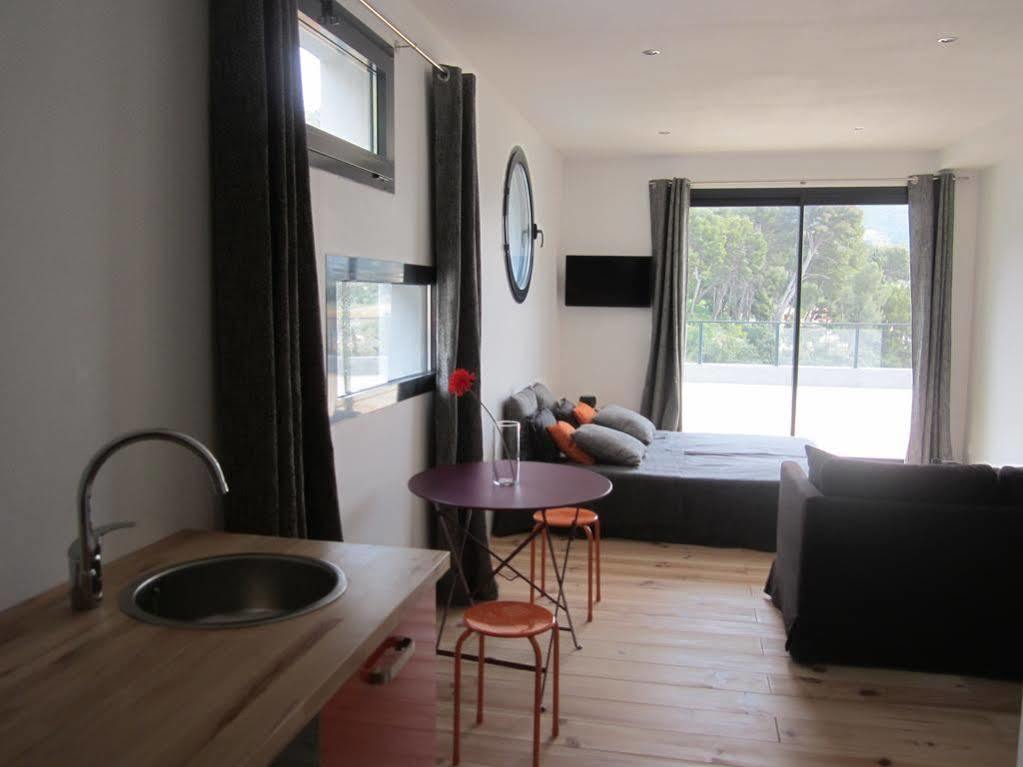 By Cassis Chambre Privee Dans Maison Familiale Экстерьер фото